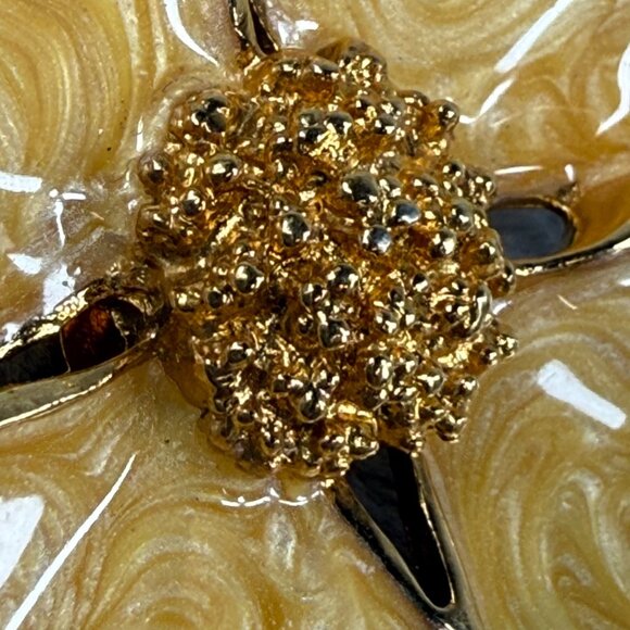 Gold-Tone Enamel Flower Clip-On Earrings Textured Centers Vintage Chunky Retro - Picture 13 of 16